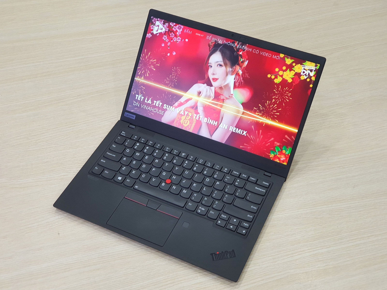 Laptop xách tay ThinkPad X1 Carbon Gen 6